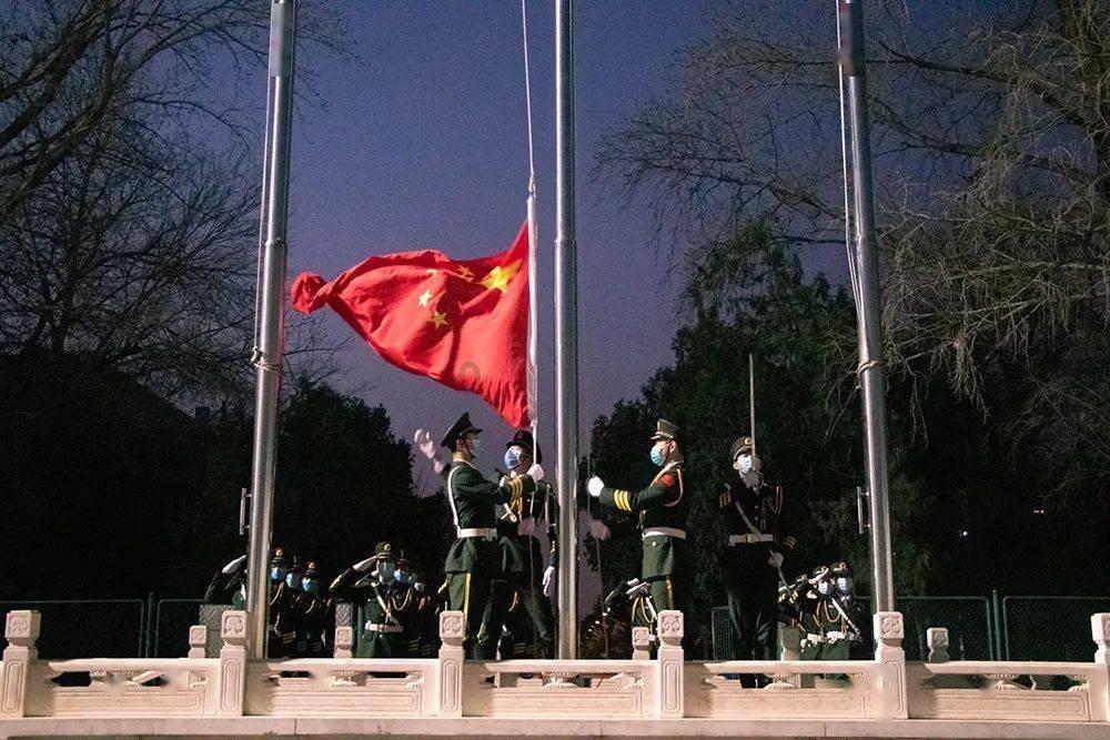 逃出上锁的现代房间4